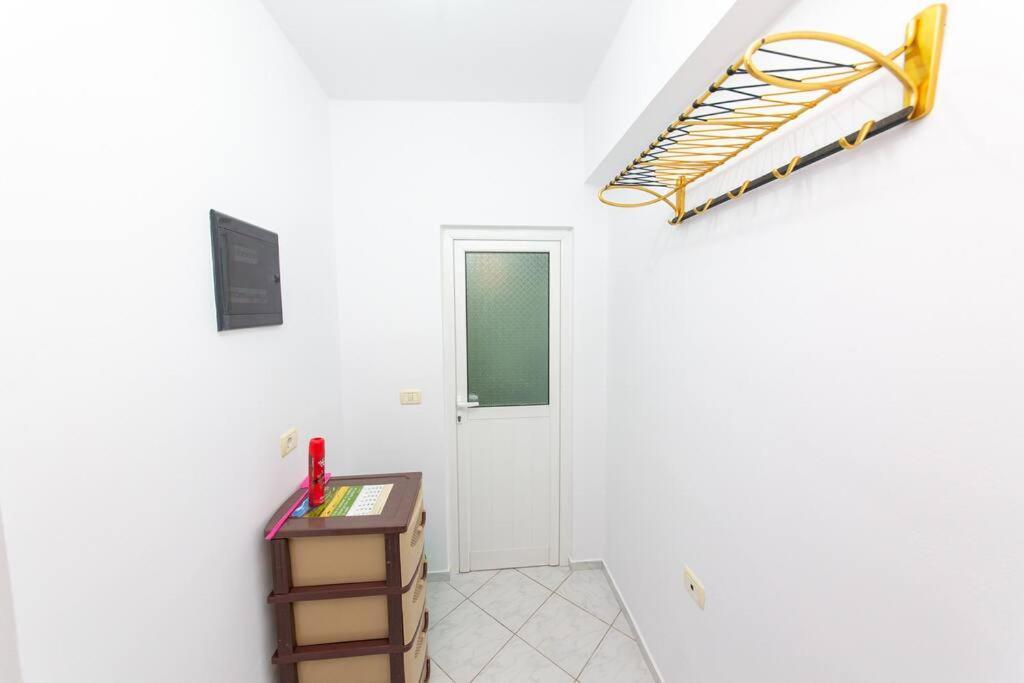 Garden Apt-1 * Sarande